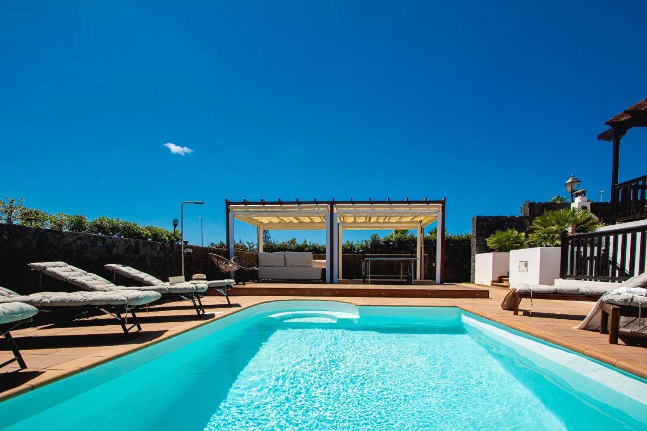 Villa Cavendish With Sea Views And Heatable Pool Close To Flamingo Beach Playa Blanca  Exteriör bild