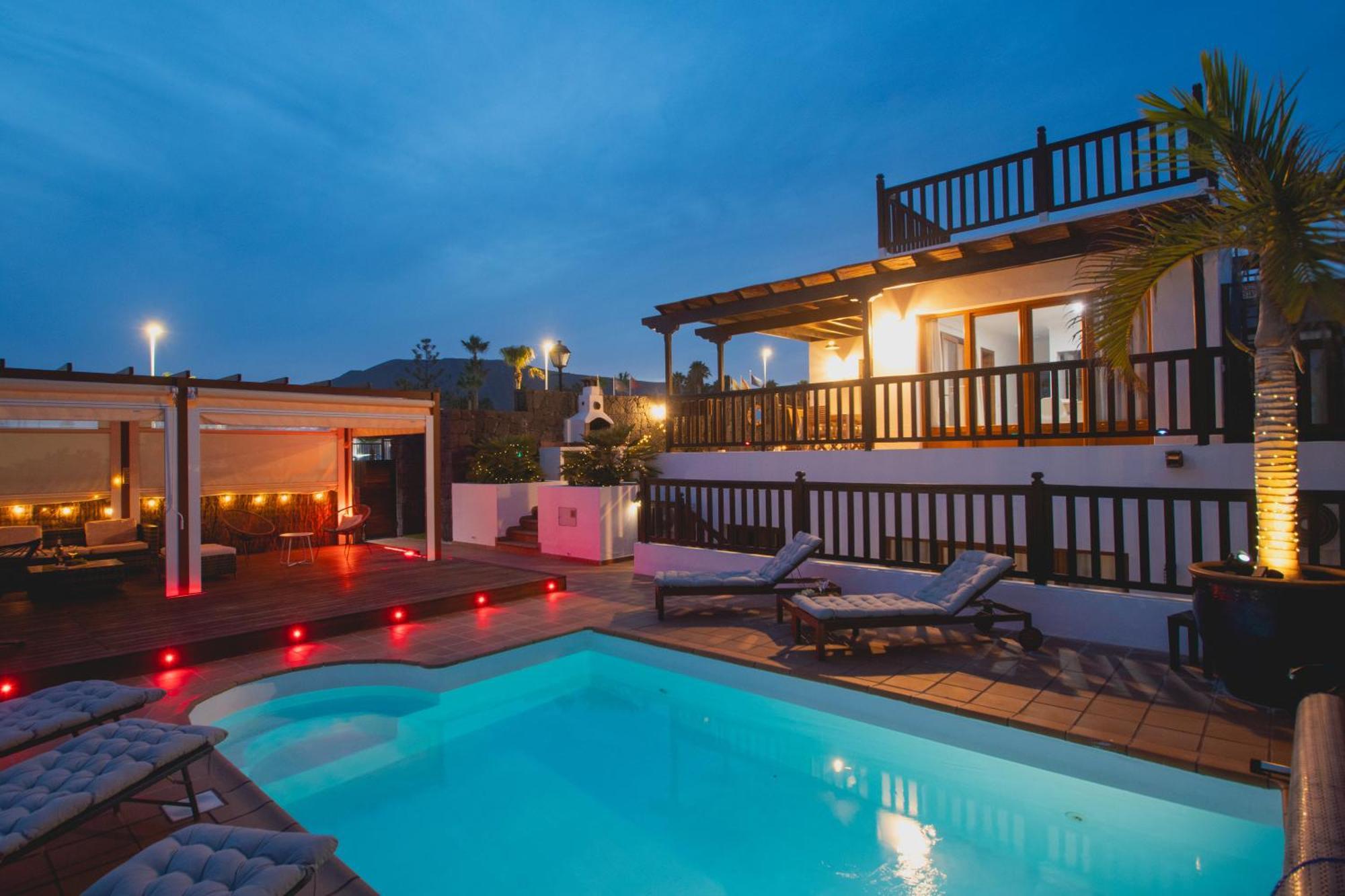 Villa Cavendish With Sea Views And Heatable Pool Close To Flamingo Beach Playa Blanca  Exteriör bild
